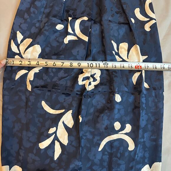 VNTG Maggy London Navy/Hawaiian Print, Silk. Pleated Pencil Midi Skirt- 6 - Picture 8 of 8